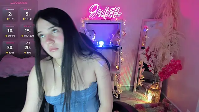 Snapshot of Julieth_Caandy chatting on 1, 4, 2026 Julieth Caandy online show from 1, 4, 2026