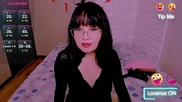 Akiko Yun online show from 28, 3, 2026