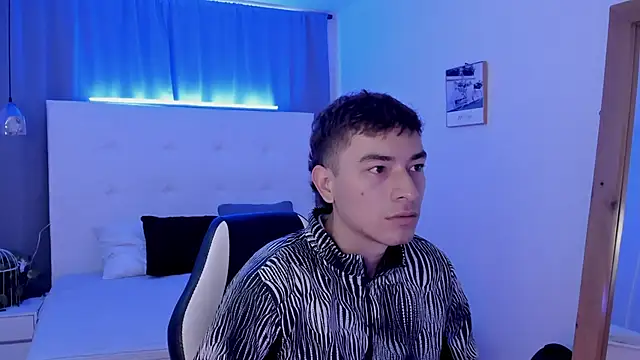Thiago 2003  online show from 18, 4, 2026