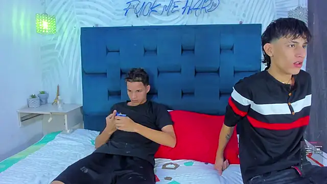 Only3Trio online show from 19, 4, 2026