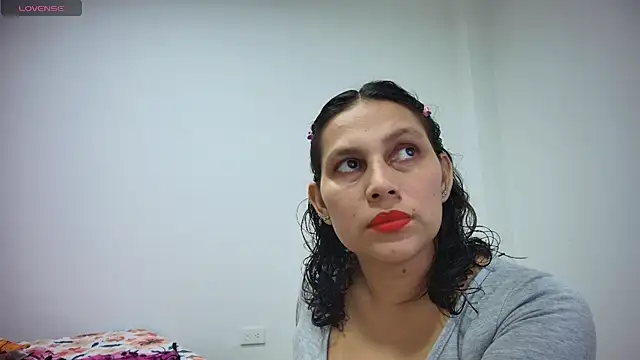 carlaantonellii online show from 25, 6, 2026