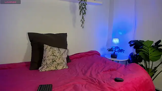 cuttie blondie online show from 5, 5, 2026