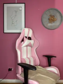 NaughtyLatinaxxx online show from 21, 4, 2026