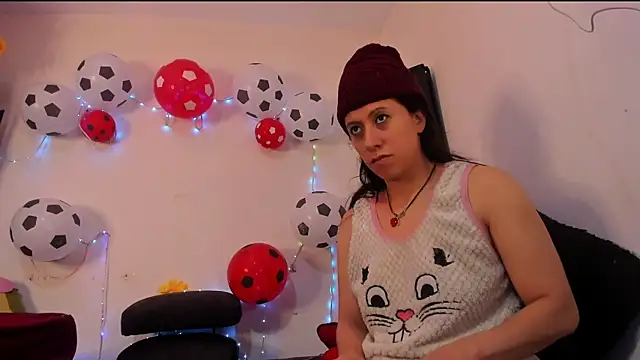 Snapshot of ItsAmara chatting on 4, 7, 2026 ItsAmara online show from 4, 7, 2026