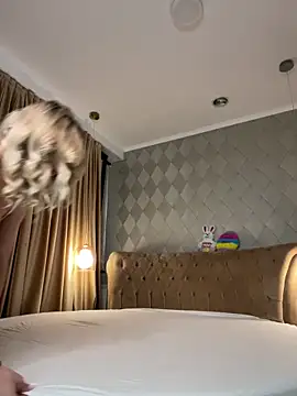 KimmBliss online show from 7, 4, 2026