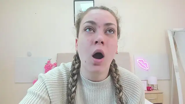 MelanieCuty online show from 11, 4, 2026