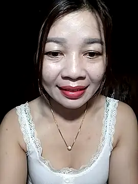 Yiyi102300 online show from 19, 4, 2026