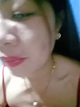 Yiyi102300 online show from 27, 6, 2026