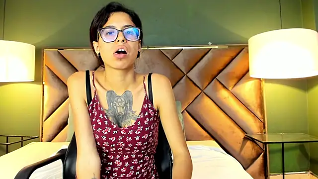Snapshot of Emily_Lopera chatting on 20, 6, 2026 Emily Lopera online show from 20, 6, 2026