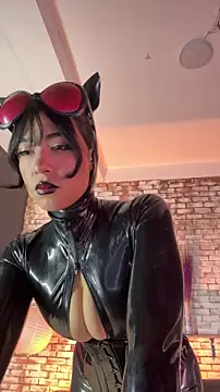 Snapshot of Liana_Fem_ chatting on 5, 4, 2026 Liana Fem online show from 5, 4, 2026