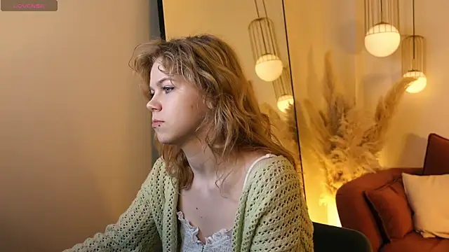 Snapshot of ElizabethVane chatting on 20, 4, 2026 ElizabethVane online show from 20, 4, 2026