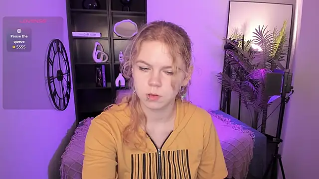 ElizabethVane online show from 28, 6, 2026
