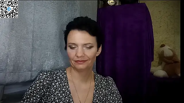 HotMamaQueen234 online show from 19, 6, 2026
