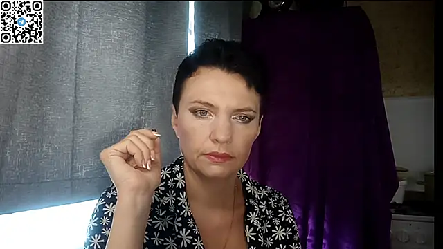 HotMamaQueen234 online show from 27, 6, 2026