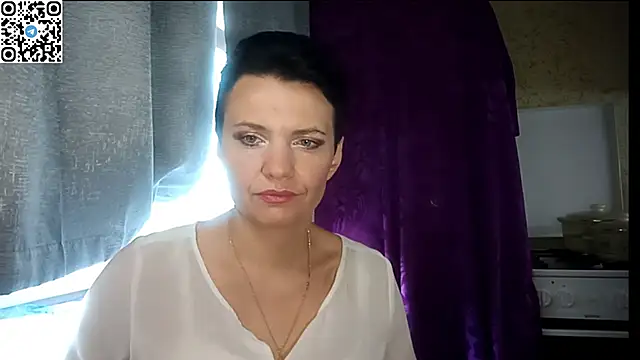 HotMamaQueen234 online show from 29, 6, 2026