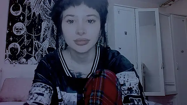 AllisonDeetz online show from 22, 4, 2026