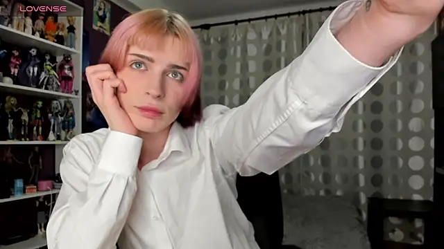 sweet peach    online show from 28, 4, 2026