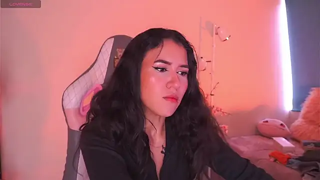 Megan Starling online show from 7, 4, 2026