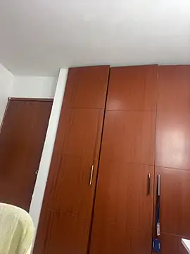 LinaEvansonn online show from 17, 4, 2026