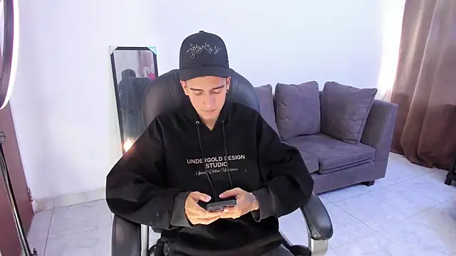 Ethann Boy online show from 13, 4, 2026