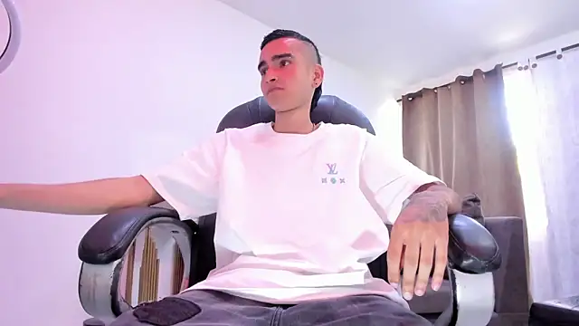 Ethann Boy online show from 27, 4, 2026