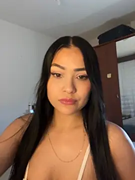 CLOEYCLAY online show from 28, 4, 2026