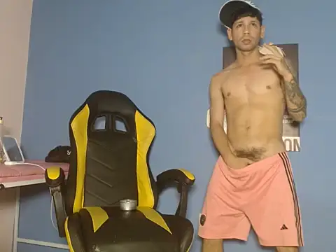 ricardo big cock online show from 3, 4, 2026