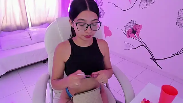 AishaNoor online show from 6, 4, 2026