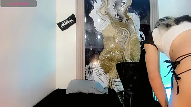 Tiffany Velanyer   online show from 17, 7, 2026