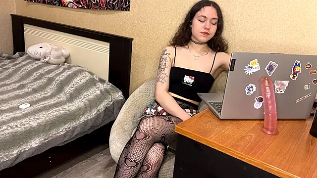 Snapshot of Holy_Mariaaa chatting on 4, 5, 2026 Holy Mariaaa online show from 4, 5, 2026