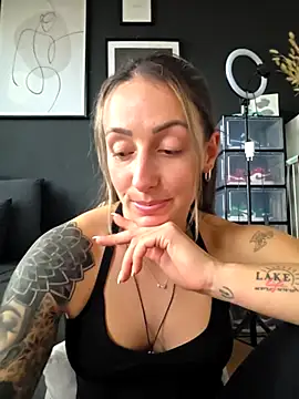 NicoleKaiser online show from 2, 4, 2026