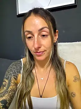 NicoleKaiser online show from 6, 5, 2026
