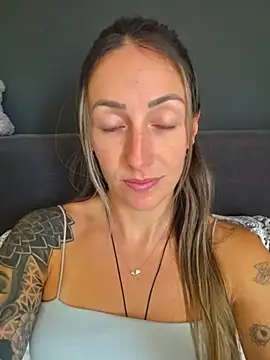 NicoleKaiser online show from 12, 6, 2026