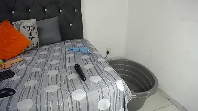 BootySoYummyX online show from 14, 4, 2026