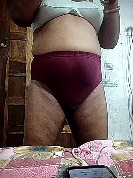 hottsexyy online show from 4, 7, 2026