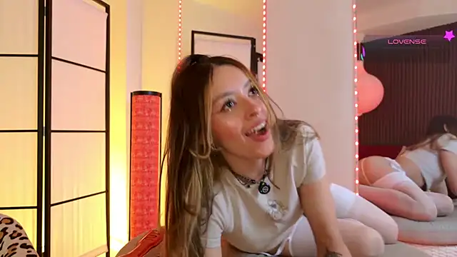 Snapshot of Elysia_carter chatting on 10, 5, 2026 Elysia carter online show from 10, 5, 2026