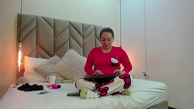SabrinaVantress online show from 13, 4, 2026