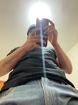 Snapshot of JhanHeat chatting on 24, 3, 2026 JhanHeat online show from 24, 3, 2026