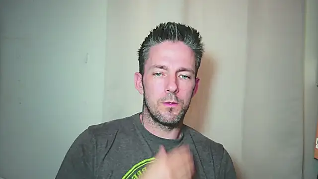 Snapshot of SkylarrGrey chatting on 28, 5, 2026 SkylarrGrey online show from 28, 5, 2026