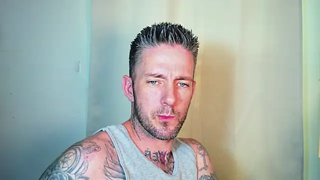 Snapshot of SkylarrGrey chatting on 10, 6, 2026 SkylarrGrey online show from 10, 6, 2026