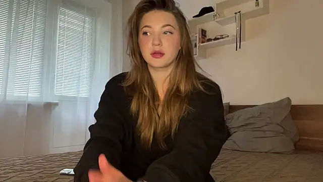 1Kellynaive online show from 25, 5, 2026