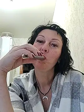 HelgaDennis online show from 11, 4, 2026