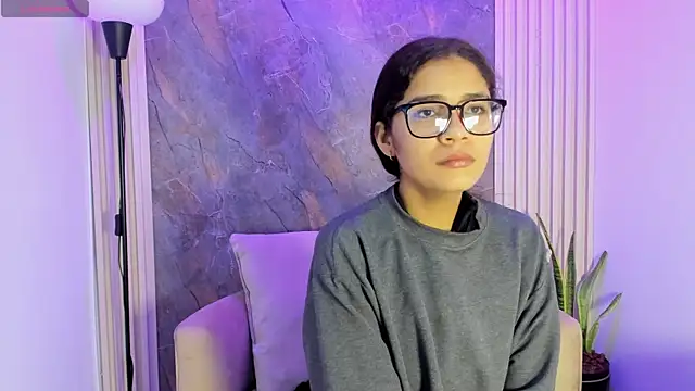 Snapshot of alina_sauvage chatting on 12, 5, 2026 alina sauvage online show from 12, 5, 2026