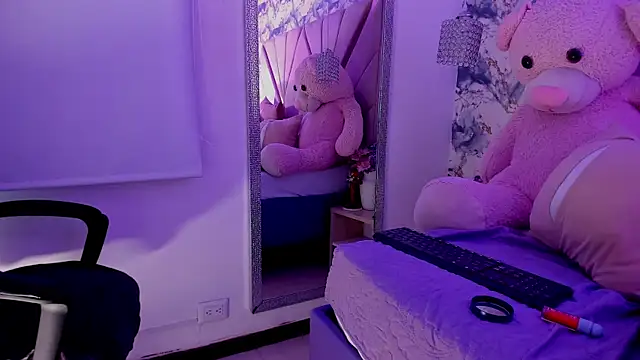 mia rouxx1 online show from 28, 7, 2026