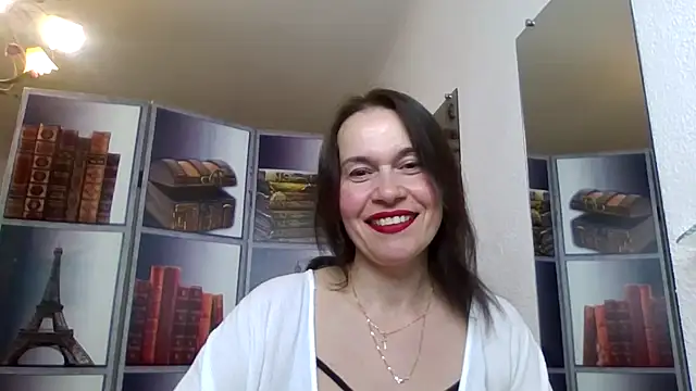 Selena Moo online show from 28, 4, 2026
