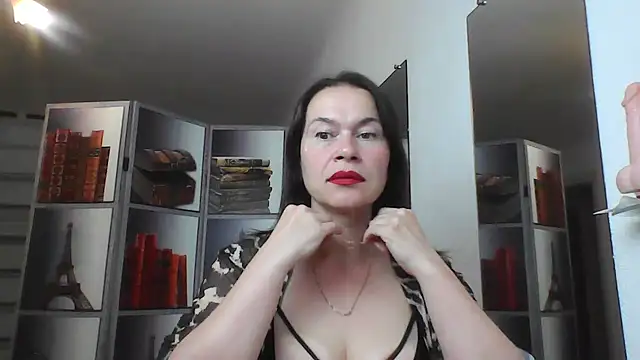 Selena Moo online show from 23, 7, 2026