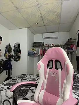 Snapshot of Blowjob-Queen_ chatting on 21, 3, 2026 Blowjob-Queen online show from 21, 3, 2026