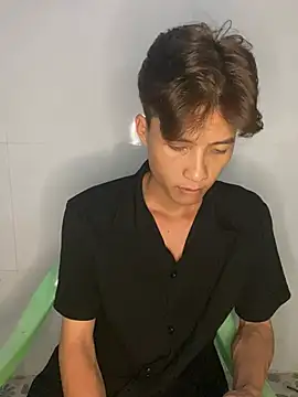 Nguyencuong1999 online show from 19, 5, 2026