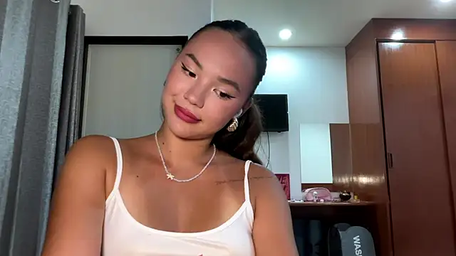 kamila 18 french online show from 2, 4, 2026
