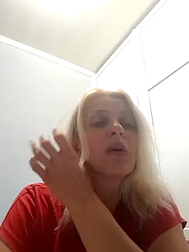 MiaLove183 online show from 27, 7, 2026